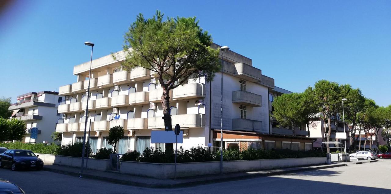 Hotel San Remo Martinsicuro Exterior foto