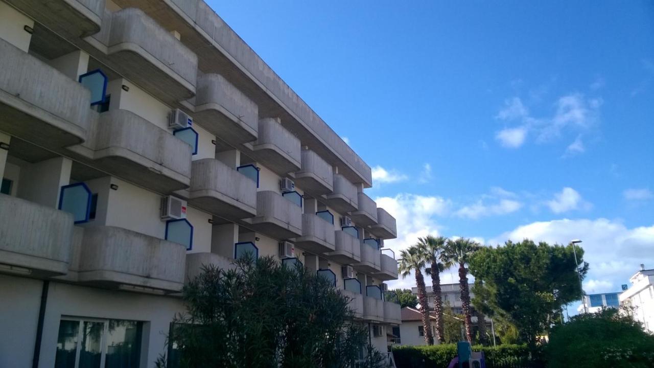 Hotel San Remo Martinsicuro Exterior foto